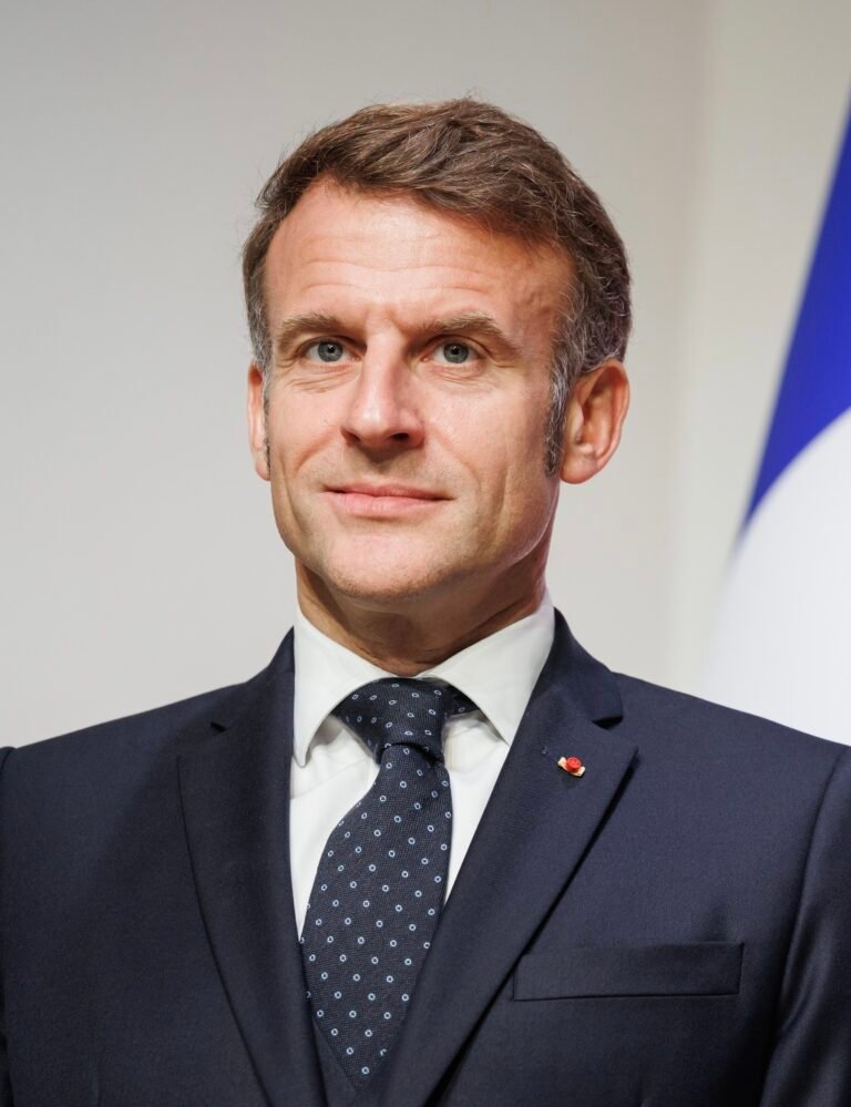 Official portrait of French President Emmanuel Macron
