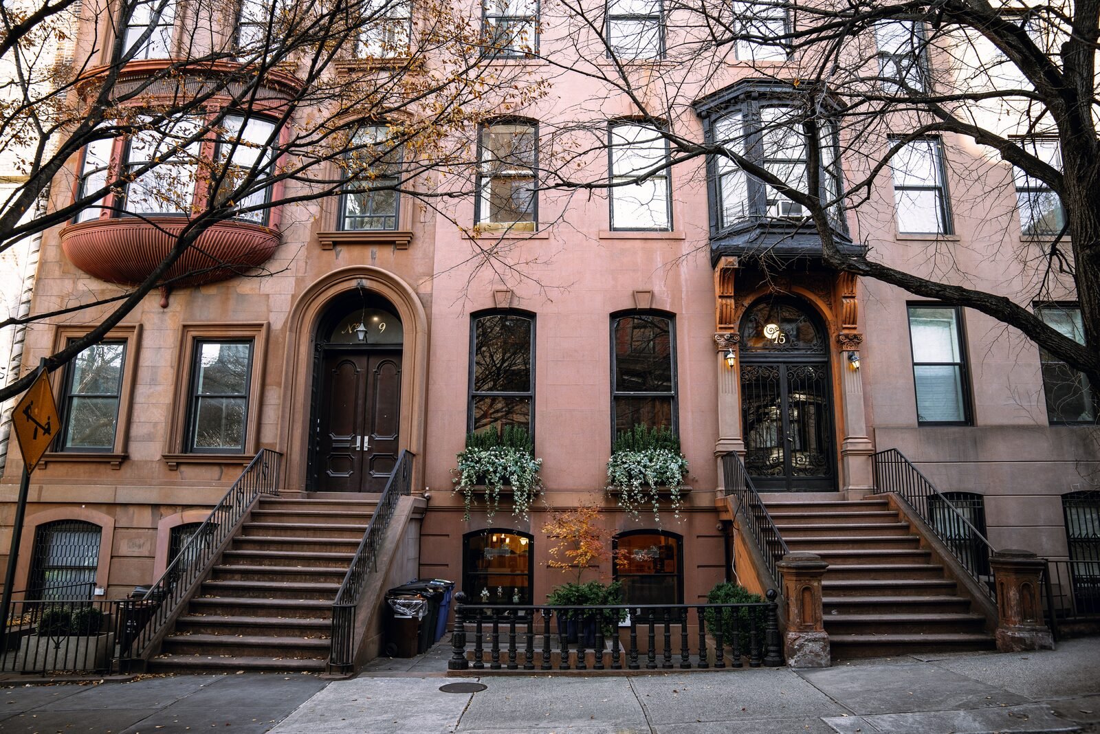 Illustrative Brooklyn brownstone exterior, not Zoë Kravitz's actual residence