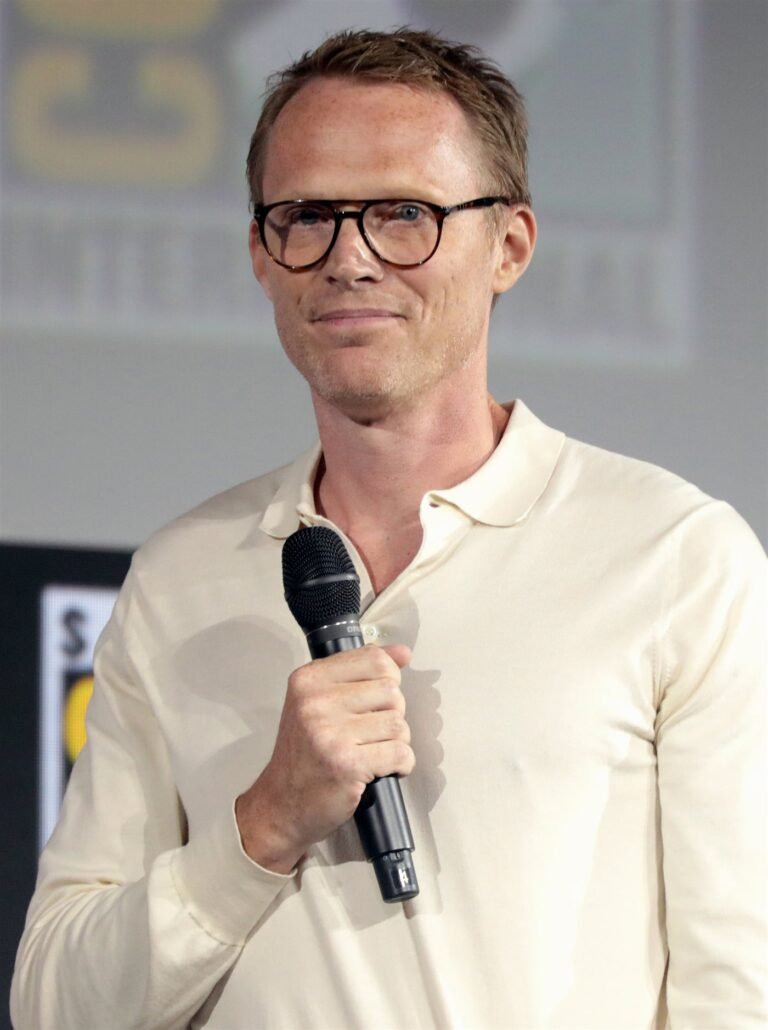 VisionQuest trailer star Paul Bettany speaking at San Diego Comic-Con International. Credit: Gage Skidmore, CC BY-SA 3.0