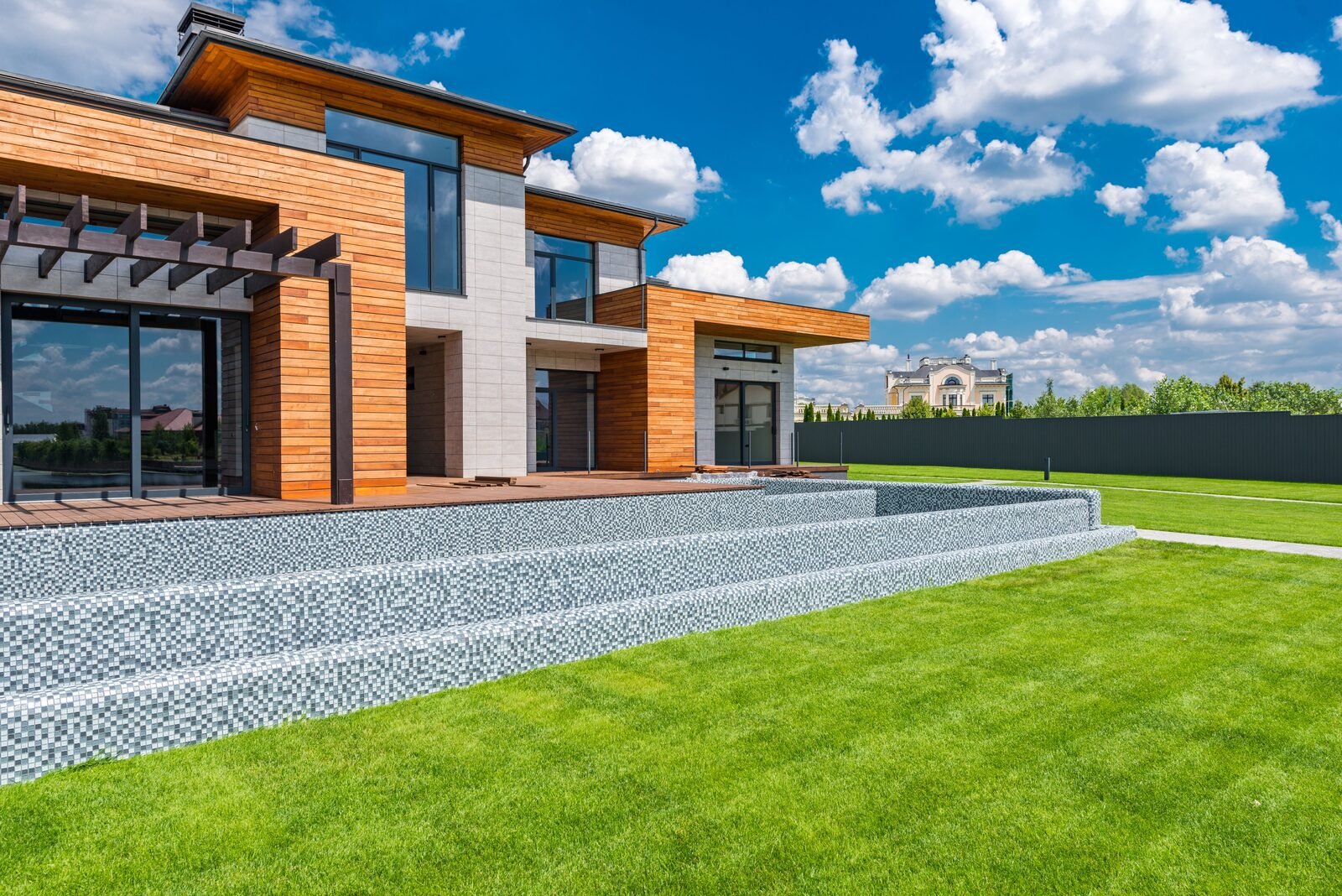 Illustrative modern house exterior, not Hunter Schafer's actual residence